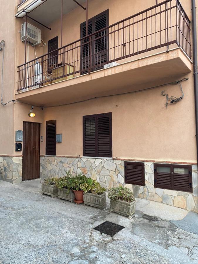 Casa Dominique Lägenhet Cefalù Exteriör bild